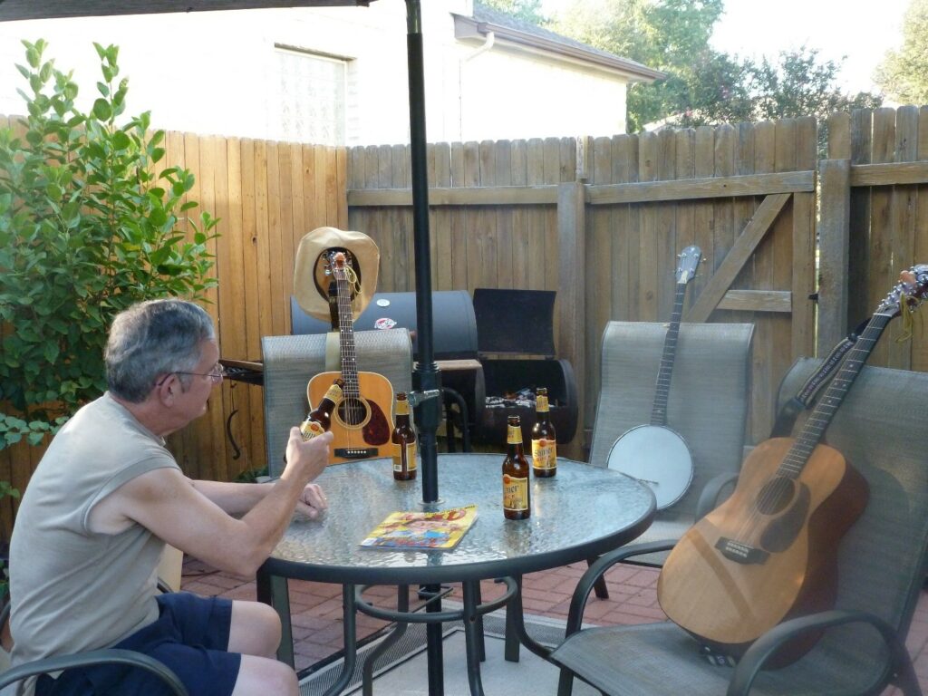 Grillin’ and chillin’ with Cousin Dozen and Bennie, the Banjo.  Marty sometimes likes to dress up like Jed Clampett.